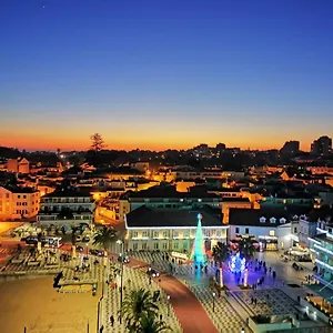  Holiday home 3 Bedroom Town House - Historic Centre Of Cascais. 100 Mts From The And Centre Of